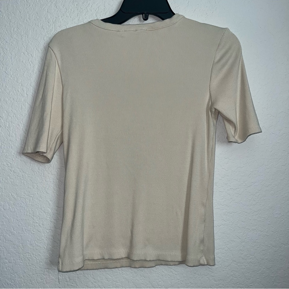 Tahari Cream Short sleeve Ribbed Top - Picture 3 of 3
